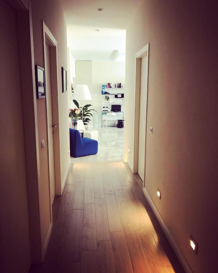 Domus Luca - Central Rooms In The Heart Of Naples Luaran gambar