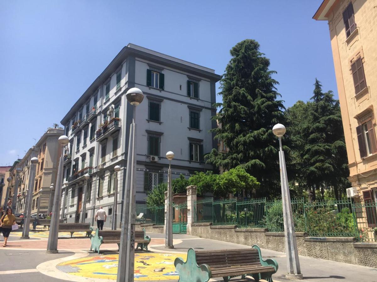 Domus Luca - Central Rooms In The Heart Of Naples Luaran gambar